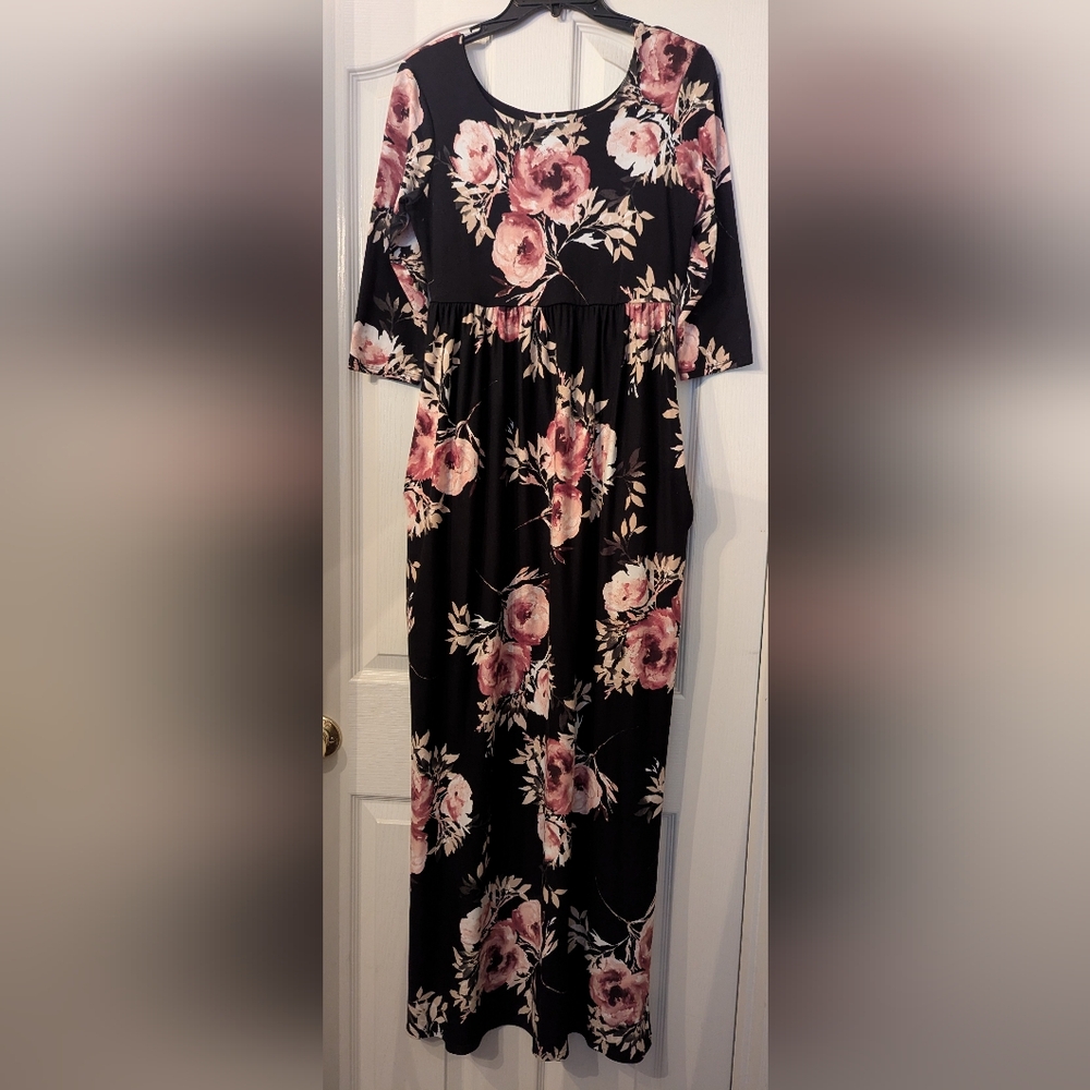 3 Fancy Feathers Black Floral Maxi Dress with pockets